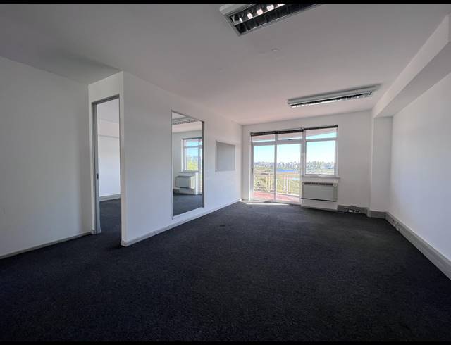 105M² OFFICE TO LET IN CENTURY CITY